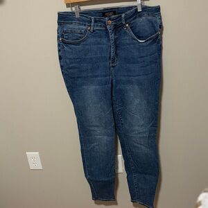 Judy Blue Medium Dark Wash Skinny Jeans